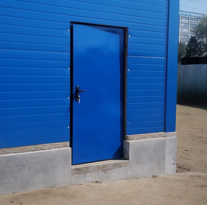 Однопольная синяя дверь