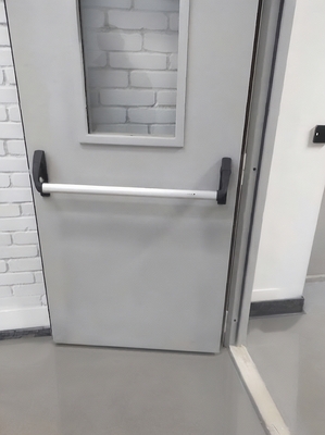 Дверь с ручкой push-bar Дверь с ручкой push-bar